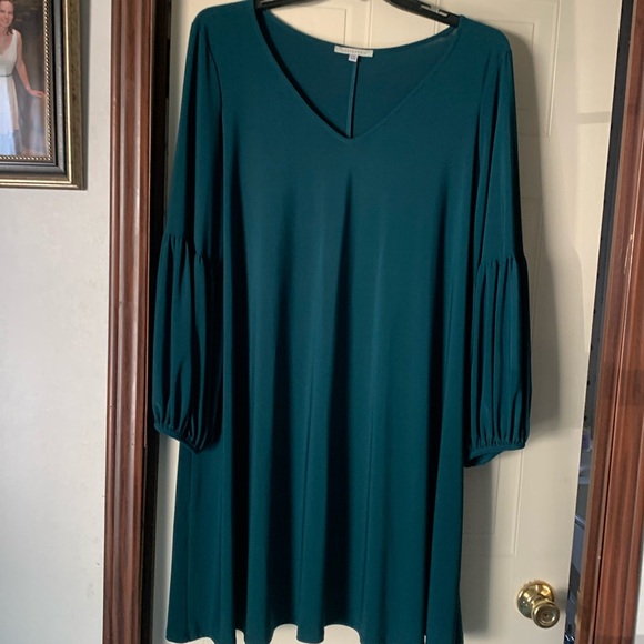Dress - Picture 1 of 2